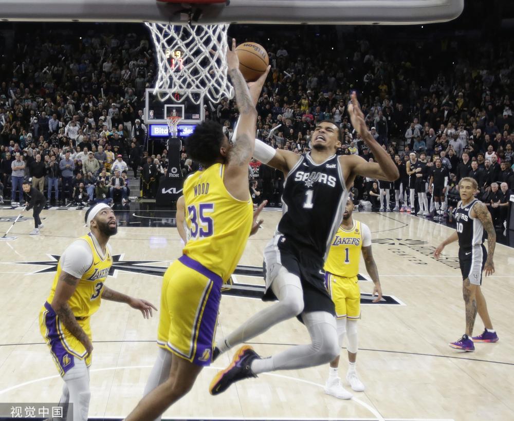 在足球比赛 在足球比赛