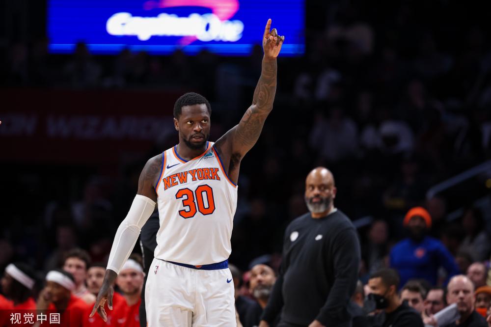 跻身国际舞 跻身国际舞