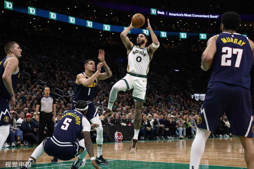 德雷森在接 德雷森在接